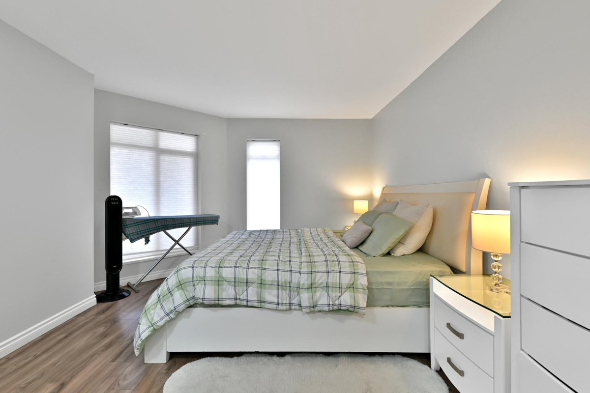 Kitchen Island Photo of 306 32075 George Ferguson Way, Abbotsford, BC