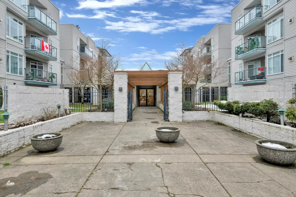 Living Room Photo of 306 32075 George Ferguson Way, Abbotsford, BC