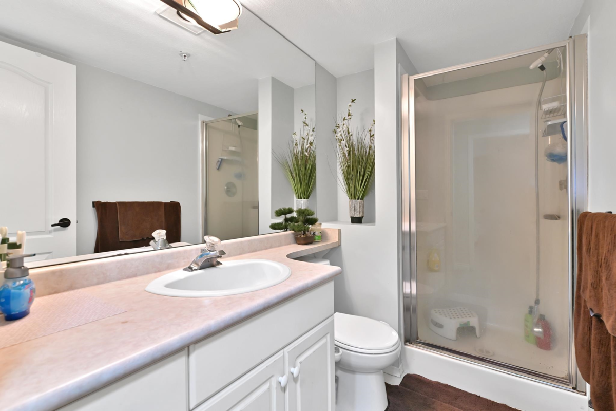 Primary Bedroom Photo of 306 32075 George Ferguson Way, Abbotsford, BC