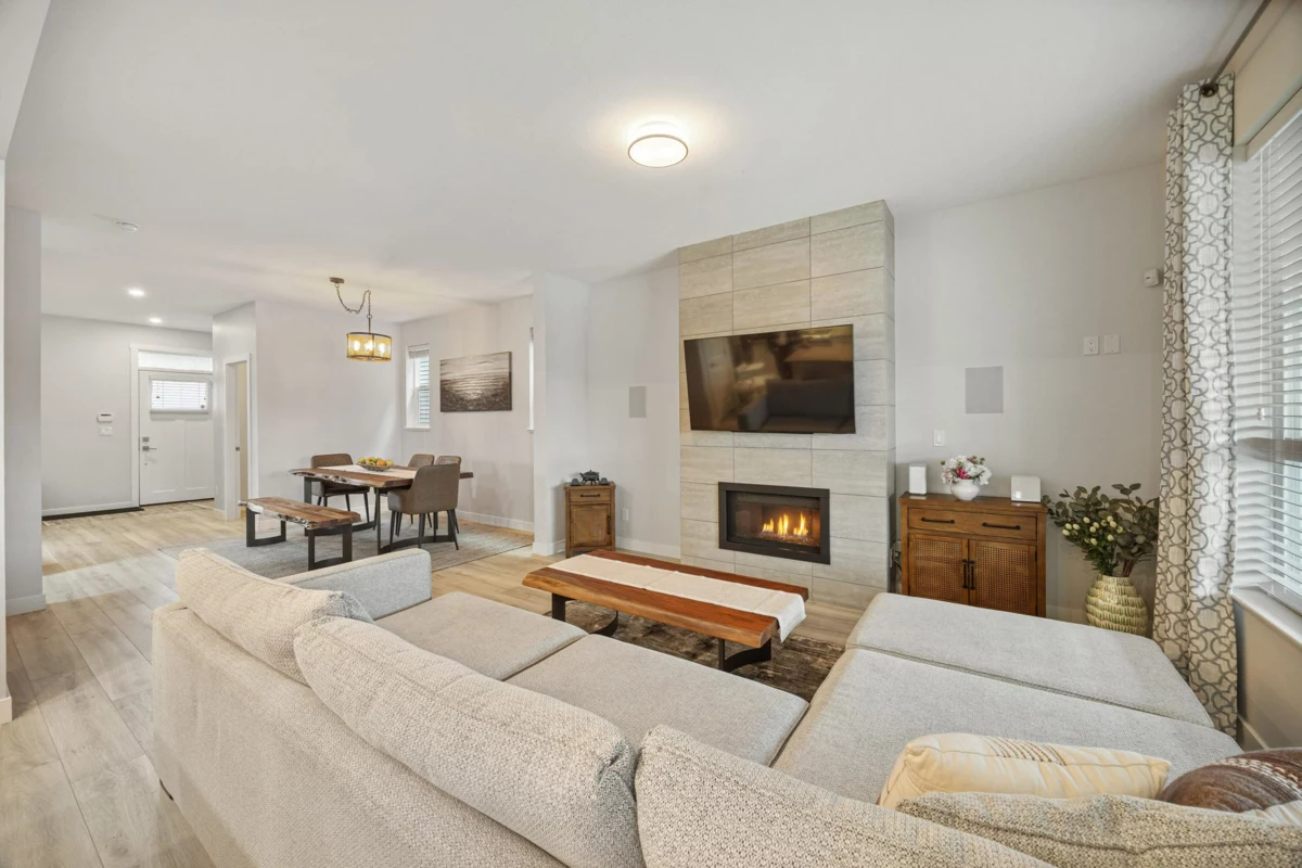 Breakfast Nook Photo of 8223 202b Street, Langley, BC