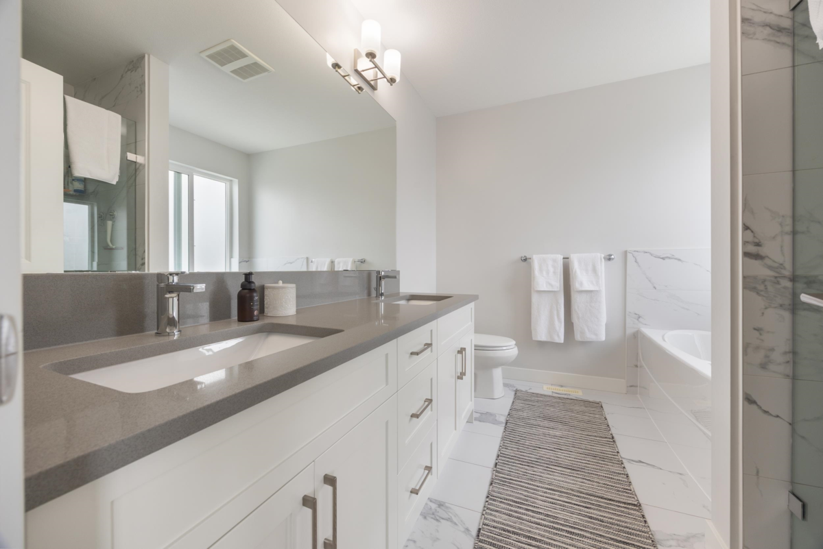 Laundry Room Photo of 8223 202b Street, Langley, BC