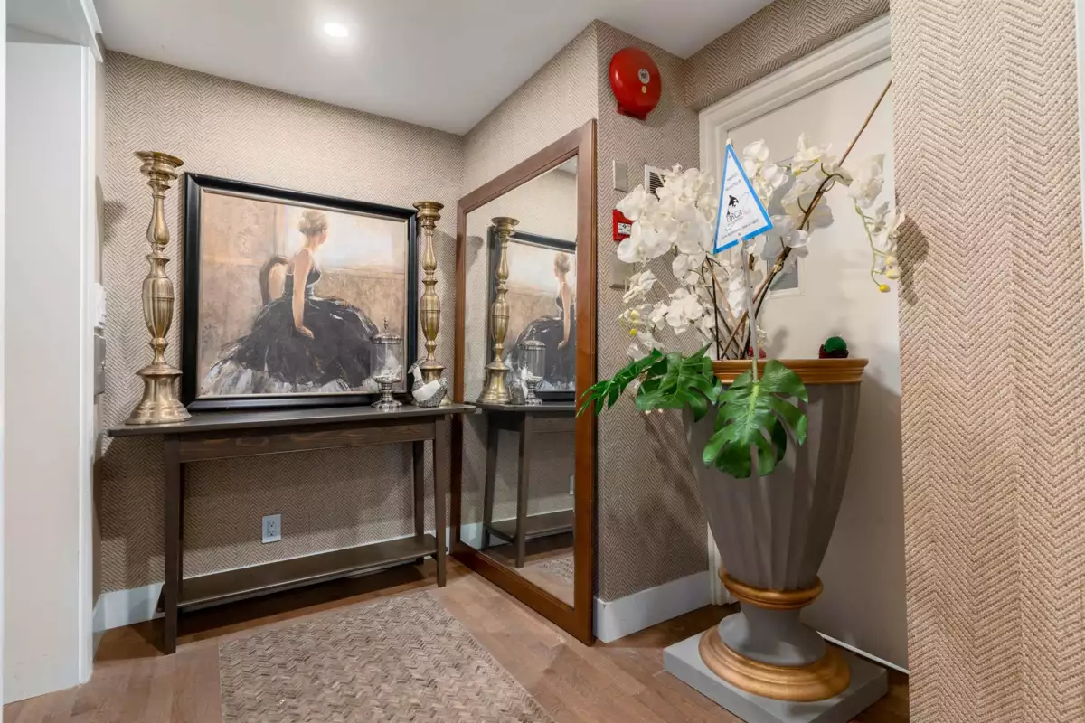 Guest Bathroom Photo of PH 1403 Beach Avenue, Vancouver, BC