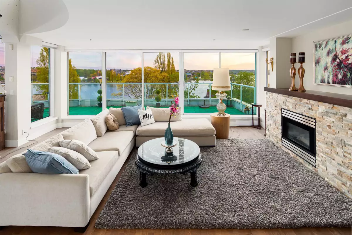 Living Room Photo of PH 1403 Beach Avenue, Vancouver, BC