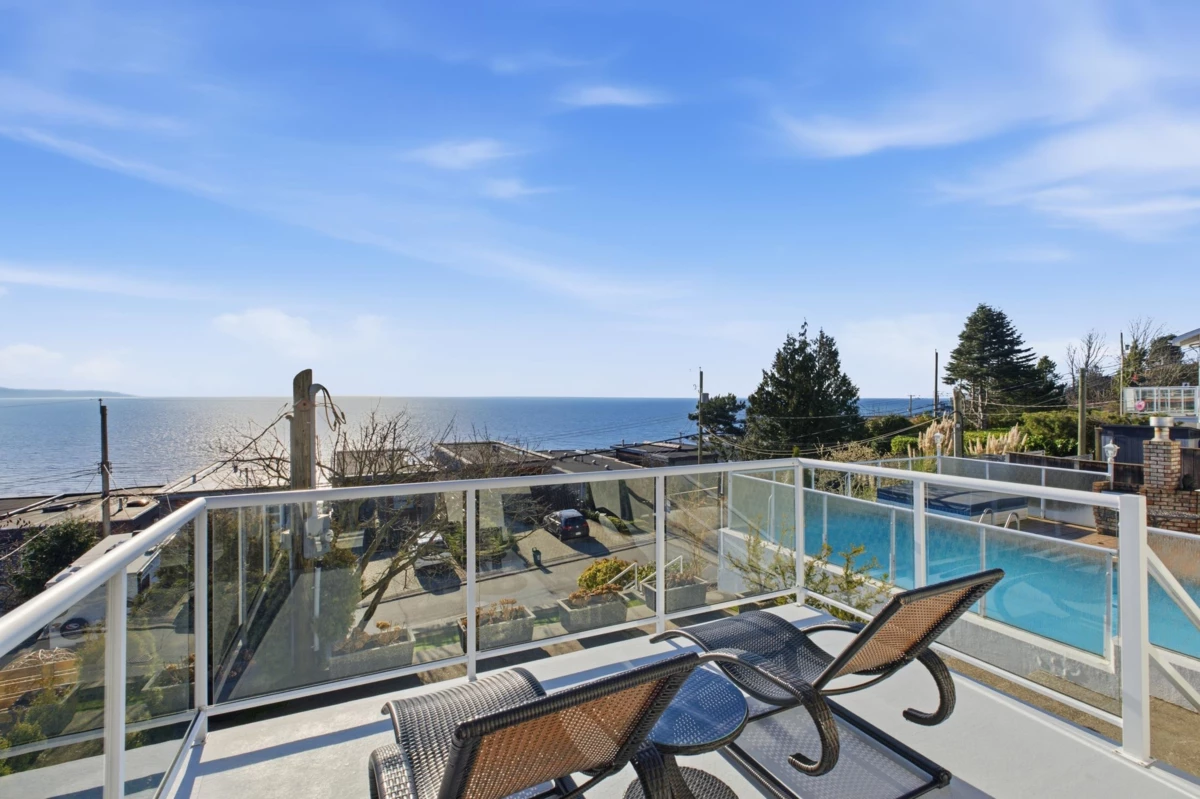Community Amenities Photo (Clubhouse) of 15373 Victoria Avenue, White Rock, BC