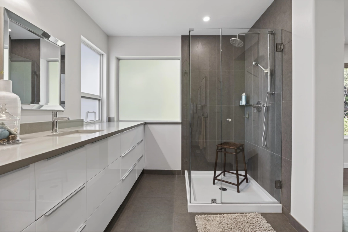 Hallway Photo of 98 Linden Court, Port Moody, BC