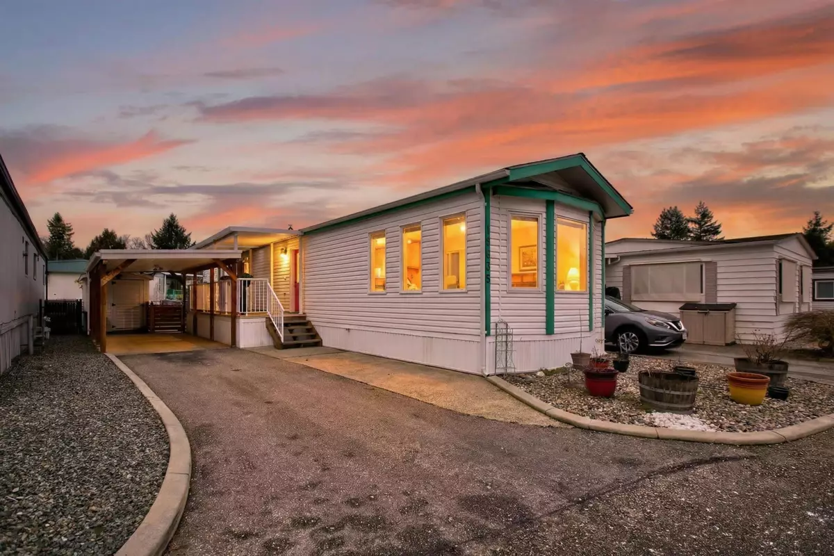 Community Amenities Photo (Clubhouse) of 19635 Planetree Lane, Pitt Meadows, BC
