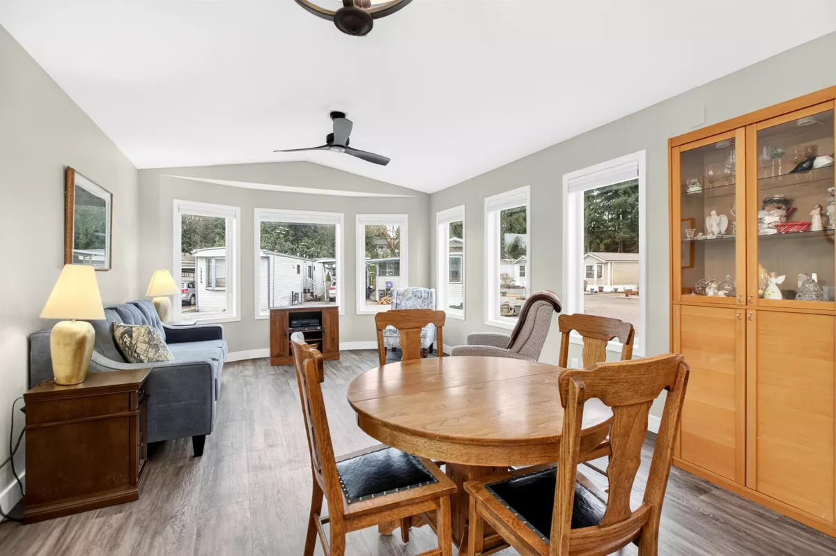 Primary Bathroom Photo of 19635 Planetree Lane, Pitt Meadows, BC
