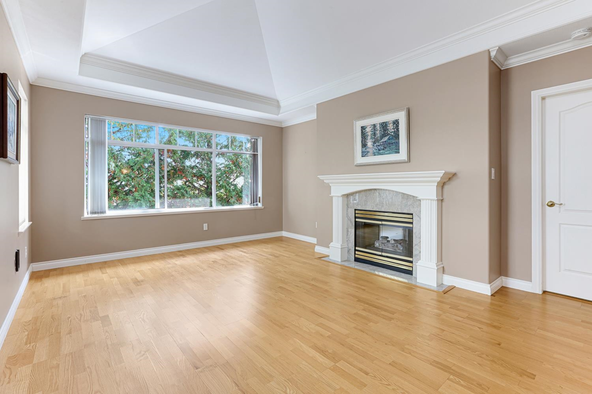 Family Room Photo of 303 1280 55 Street, Delta, BC