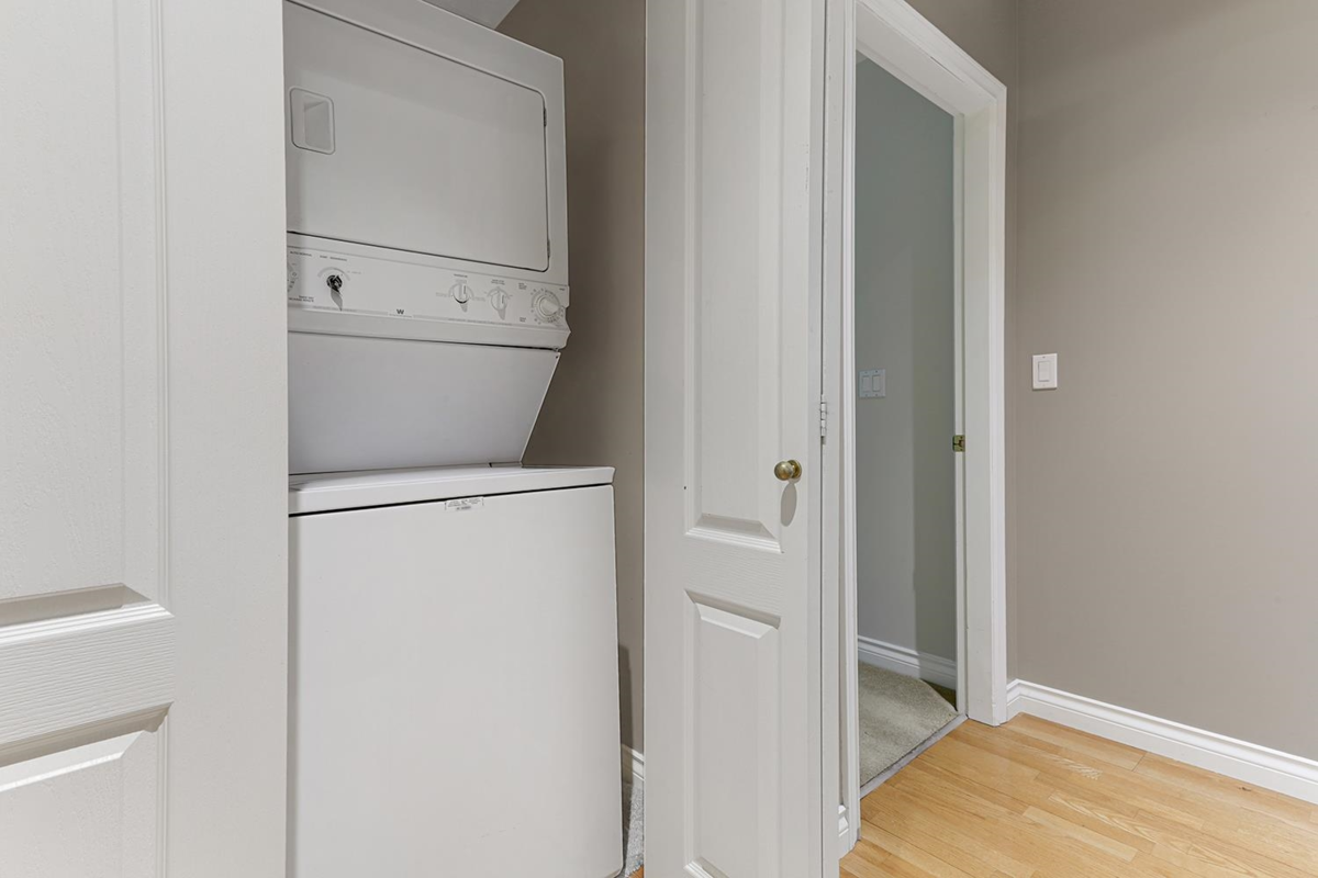 Hot Tub / Spa Photo of 303 1280 55 Street, Delta, BC