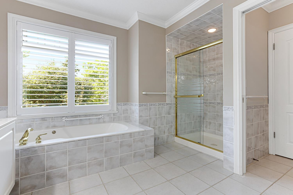 Staircase Photo of 303 1280 55 Street, Delta, BC