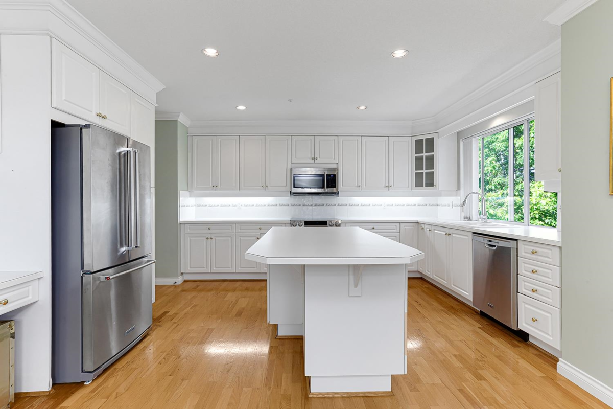 Walk-In Closet Photo of 303 1280 55 Street, Delta, BC