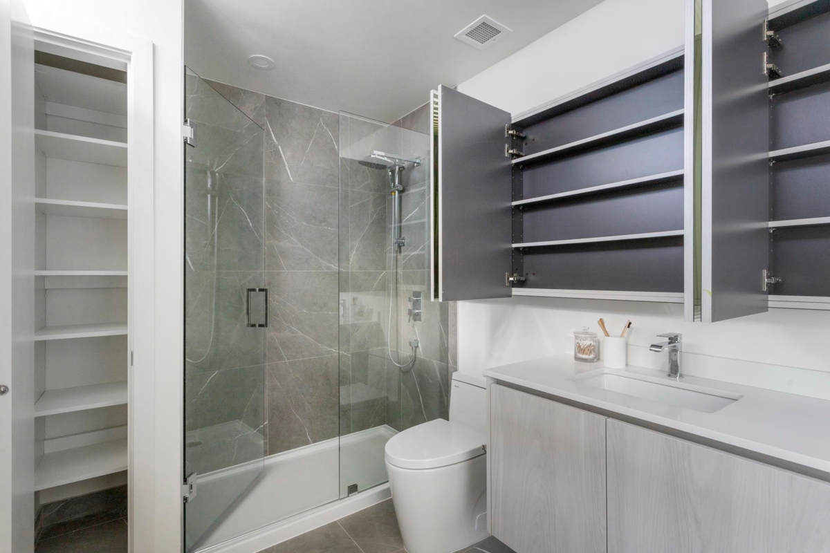 Entry Foyer Photo of 3249 Clive Avenue, Vancouver, BC