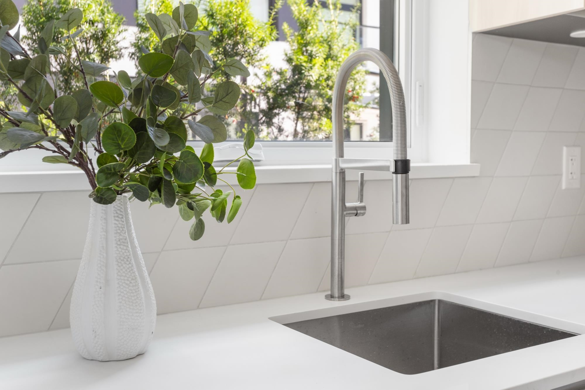 Kitchen Island Photo of 3249 Clive Avenue, Vancouver, BC