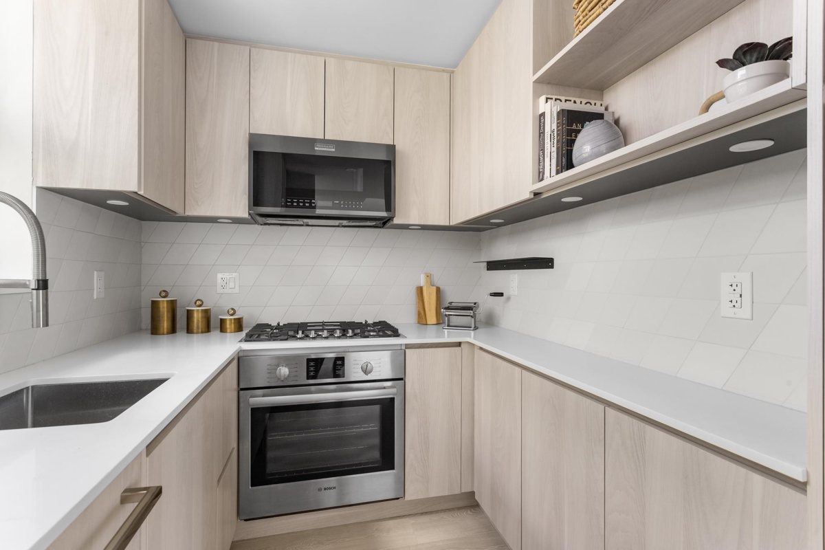 Kitchen Photo of 3249 Clive Avenue, Vancouver, BC