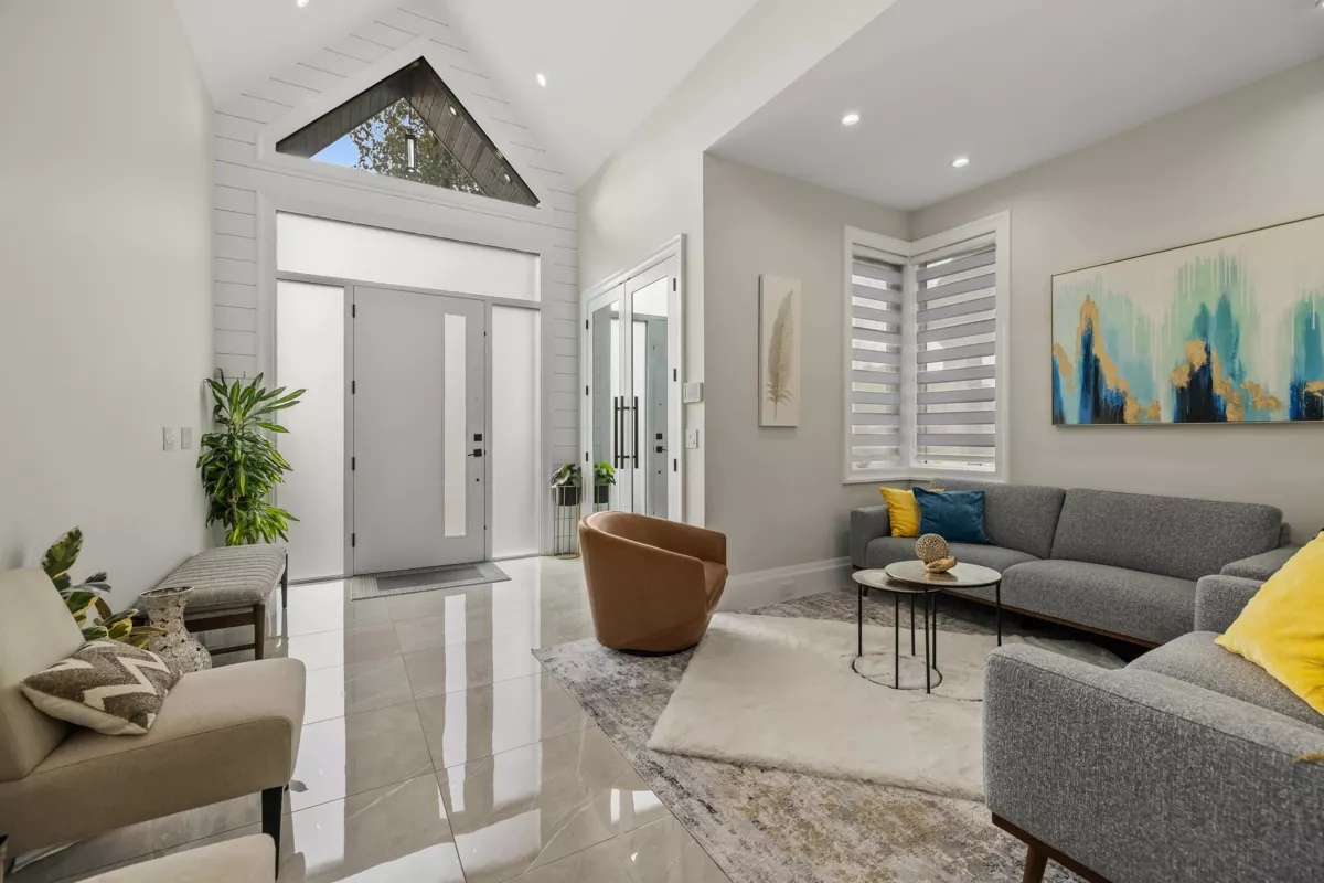 Living Room Photo of 15689 106a Avenue, Surrey, BC