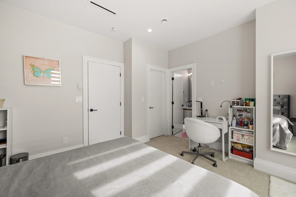 Outdoor Deck Photo of 15689 106a Avenue, Surrey, BC