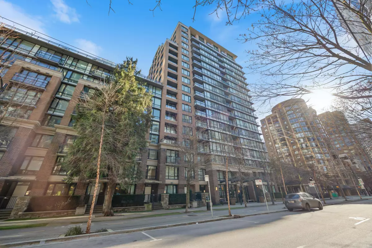 Hot Tub / Spa Photo of 1801 1088 Richards Street, Vancouver, BC