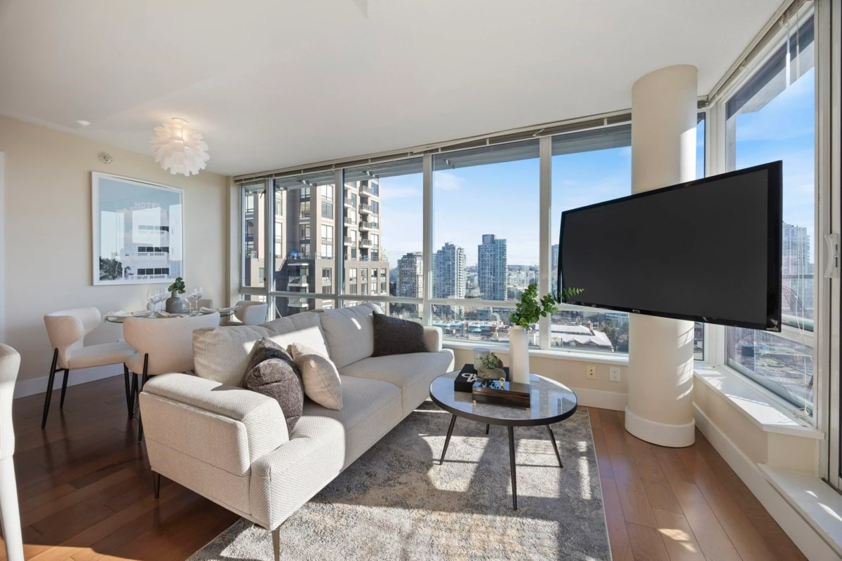 Kitchen Island Photo of 1801 1088 Richards Street, Vancouver, BC