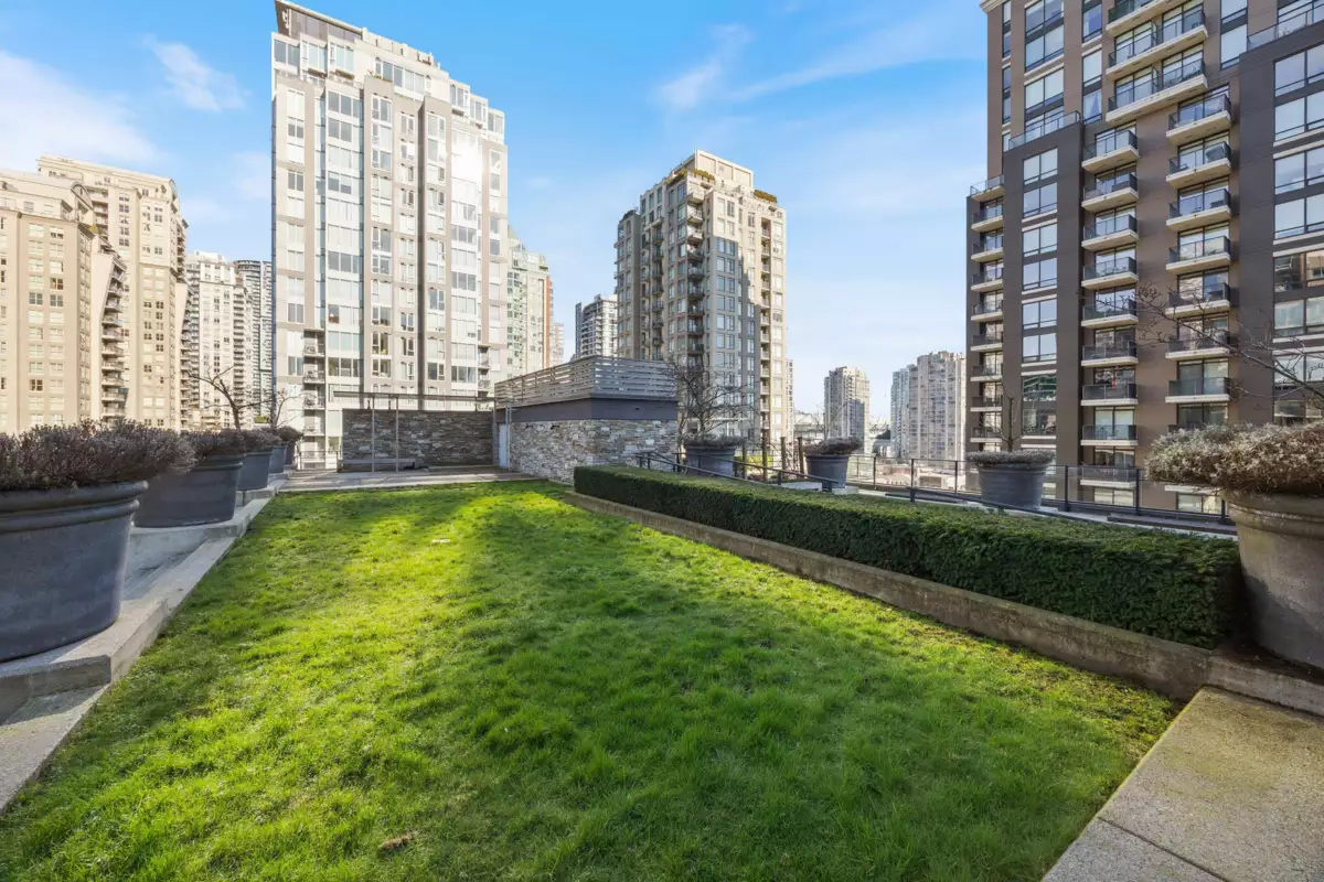 Outdoor Patio Photo of 1801 1088 Richards Street, Vancouver, BC