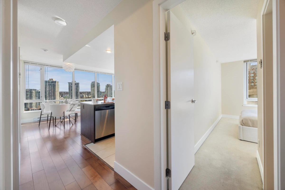 Walk-In Closet Photo of 1801 1088 Richards Street, Vancouver, BC