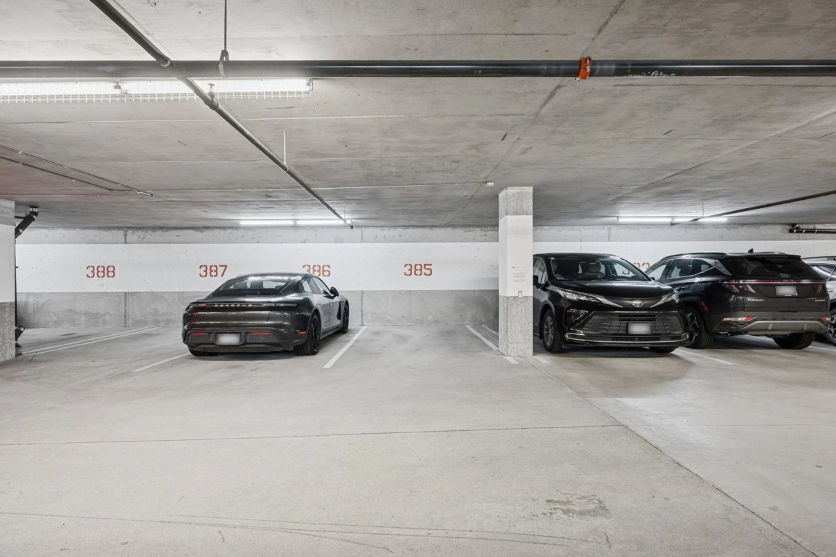 Entry Foyer Photo of 809 6461 Telford Avenue, Burnaby, BC