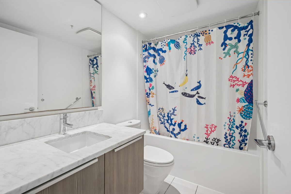 Guest Bathroom Photo of 809 6461 Telford Avenue, Burnaby, BC