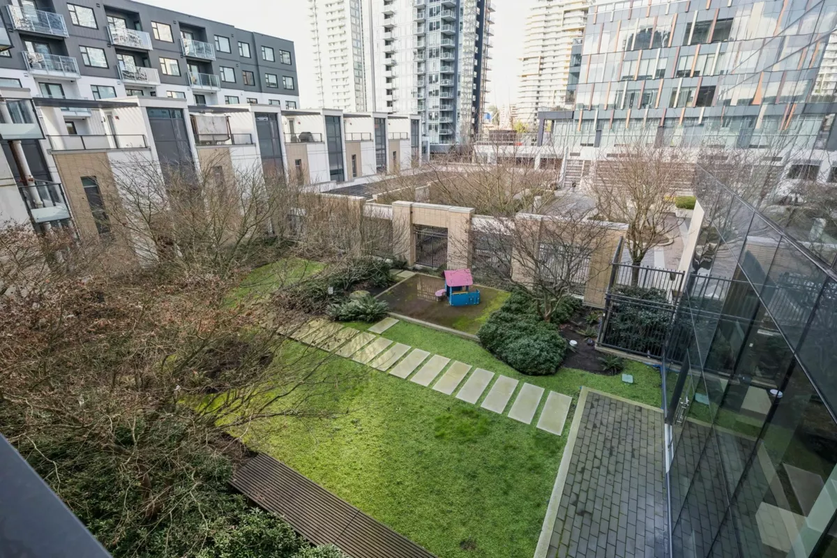 Mudroom Photo of 809 6461 Telford Avenue, Burnaby, BC