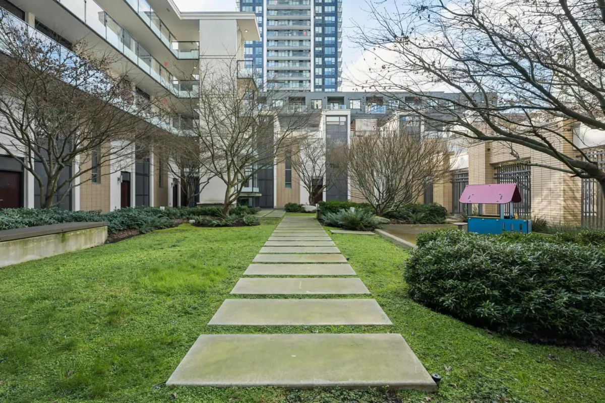 Outdoor Patio Photo of 809 6461 Telford Avenue, Burnaby, BC