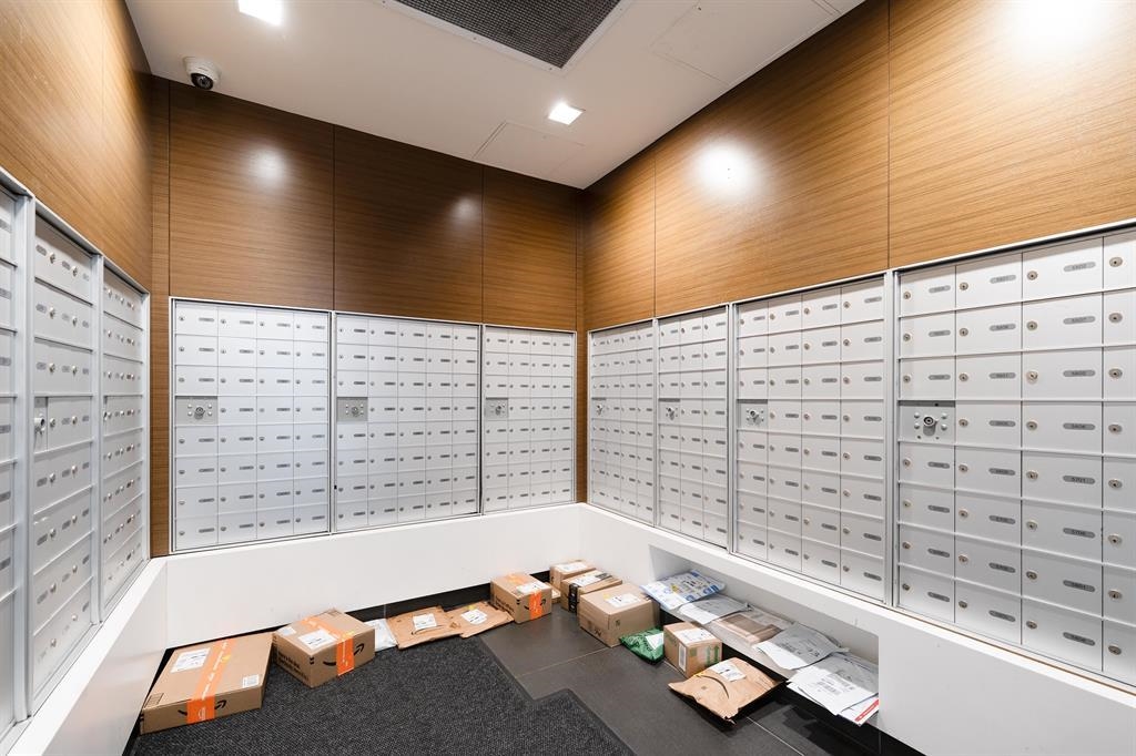 Swimming Pool Photo of 809 6461 Telford Avenue, Burnaby, BC