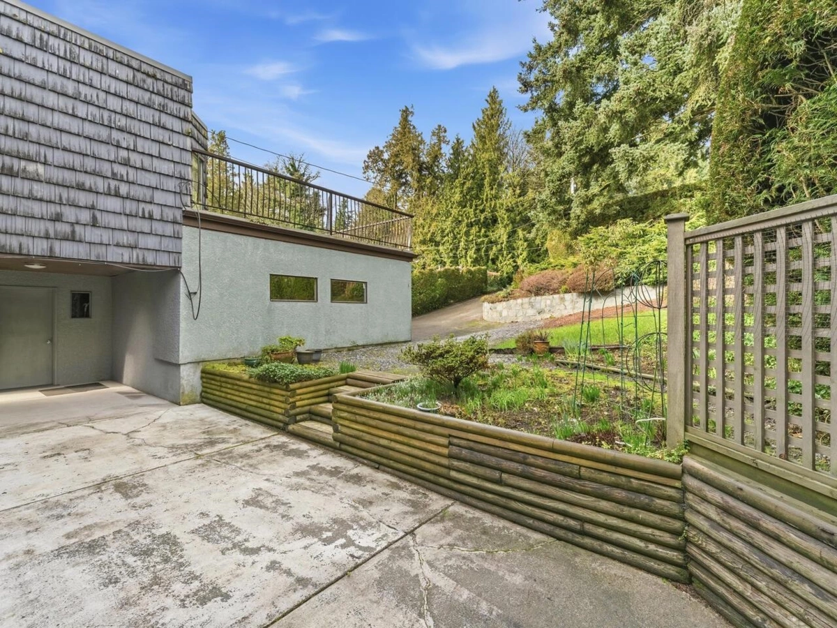 Backyard Photo of 8355 Nelson Avenue, Burnaby, BC