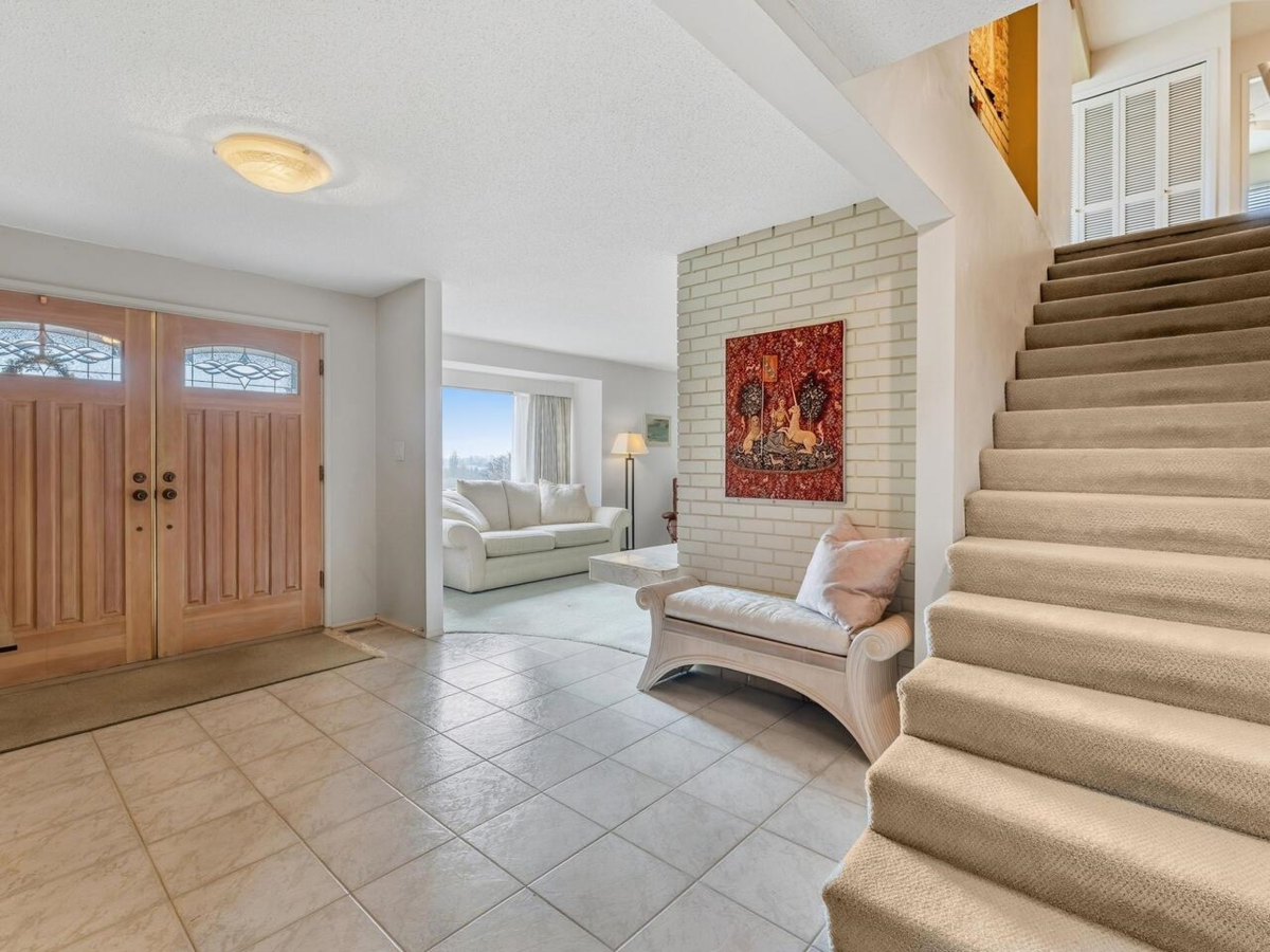 Breakfast Nook Photo of 8355 Nelson Avenue, Burnaby, BC