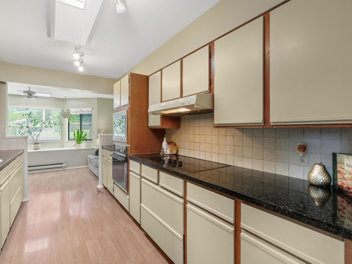 Kitchen Island Photo of 8355 Nelson Avenue, Burnaby, BC