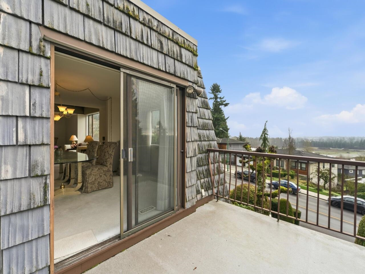 Office / Den Photo of 8355 Nelson Avenue, Burnaby, BC