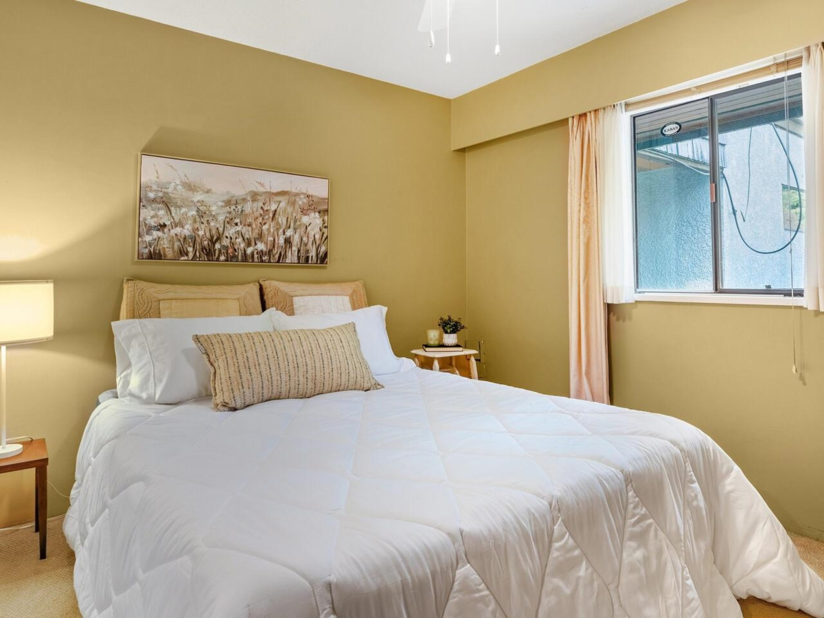 Staircase Photo of 8355 Nelson Avenue, Burnaby, BC