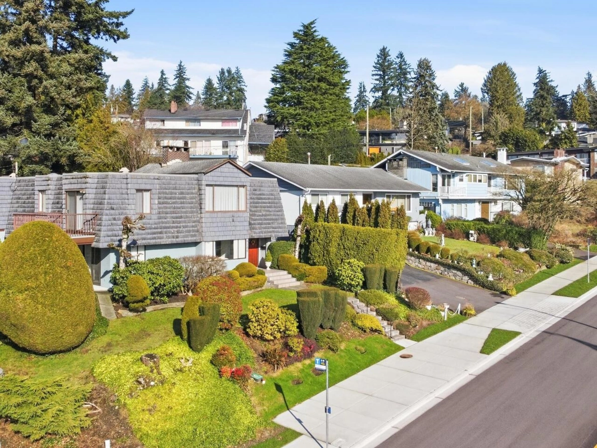 Swimming Pool Photo of 8355 Nelson Avenue, Burnaby, BC