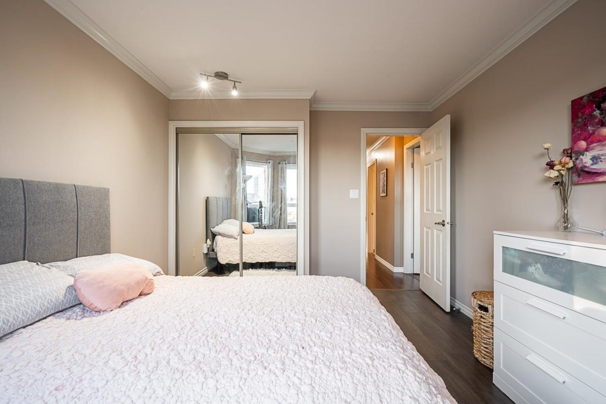 Bedroom 3 Photo of 313 1830 E Southmere Crescent, Surrey, BC