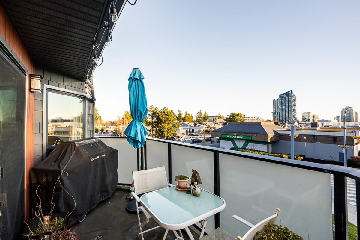 Laundry Room Photo of 313 1830 E Southmere Crescent, Surrey, BC