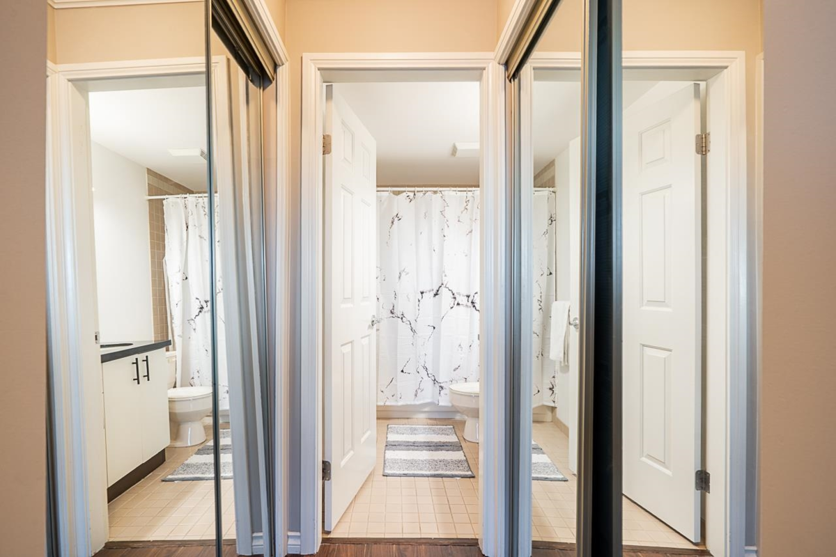 Office / Den Photo of 313 1830 E Southmere Crescent, Surrey, BC