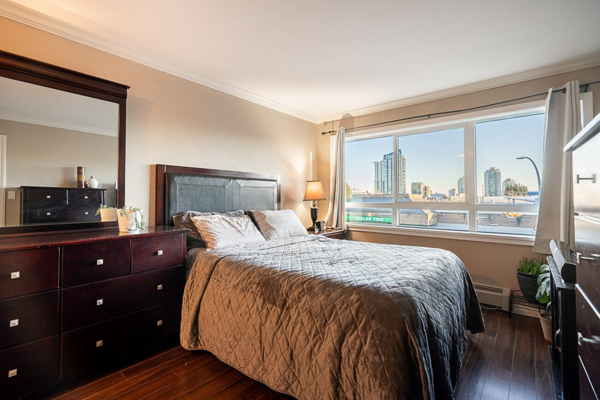 Primary Bathroom Photo of 313 1830 E Southmere Crescent, Surrey, BC