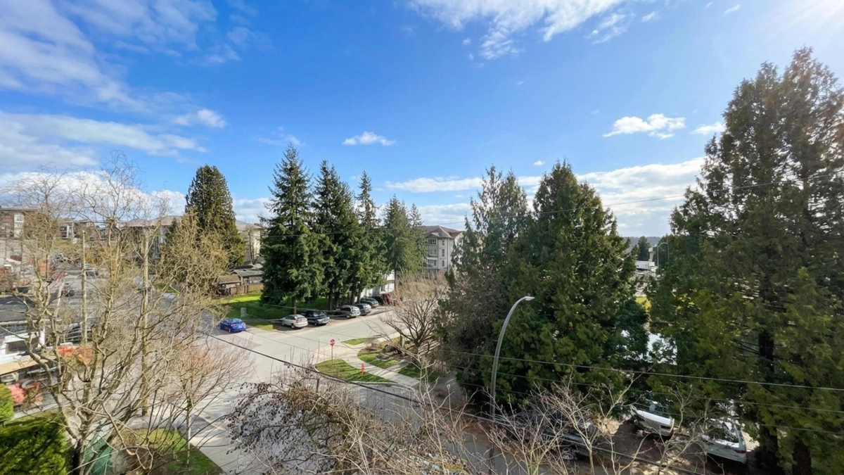 Powder Room Photo of 308 22290 North Avenue, Maple Ridge, BC