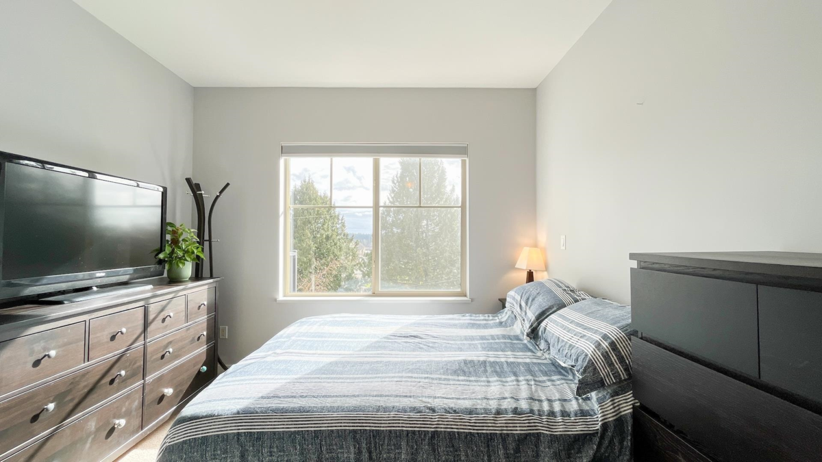 Primary Bedroom Photo of 308 22290 North Avenue, Maple Ridge, BC