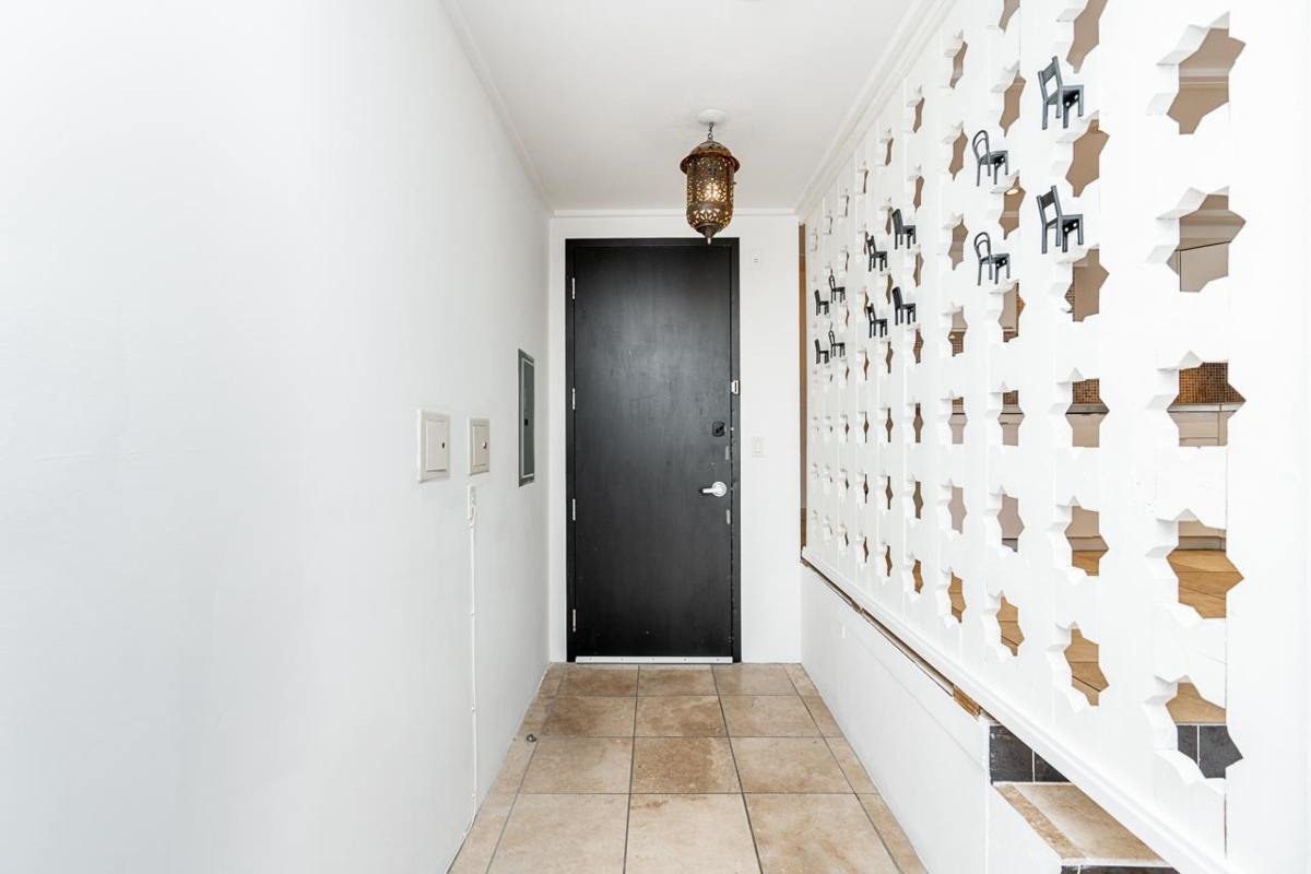 Hot Tub / Spa Photo of 202 1850 Lorne Street, Vancouver, BC