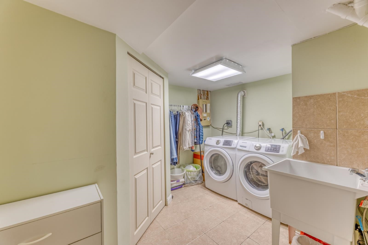 Garden / Landscaping Photo of 2750 Westlake Drive, Coquitlam, BC