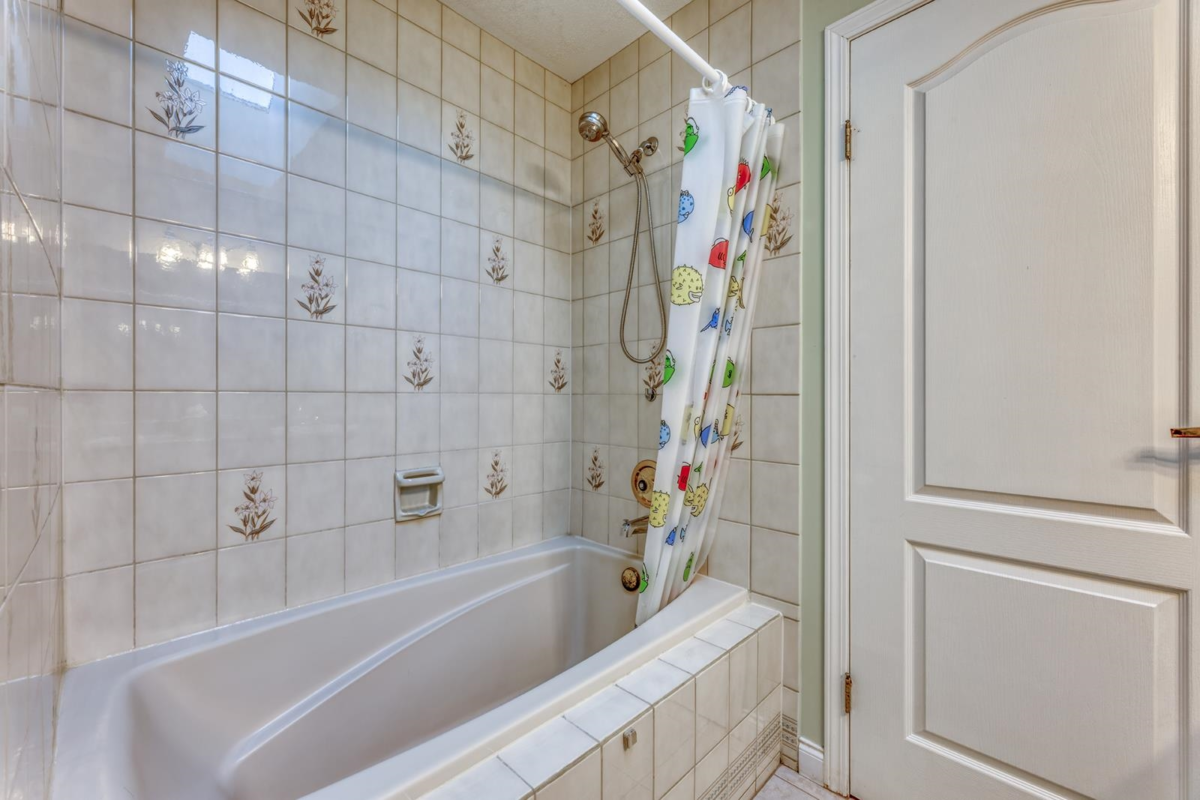 Laundry Room Photo of 2750 Westlake Drive, Coquitlam, BC