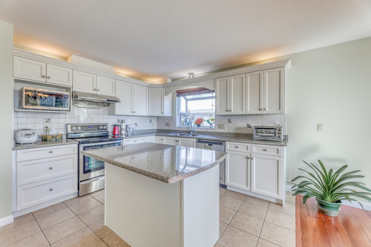 Pantry Photo of 2750 Westlake Drive, Coquitlam, BC
