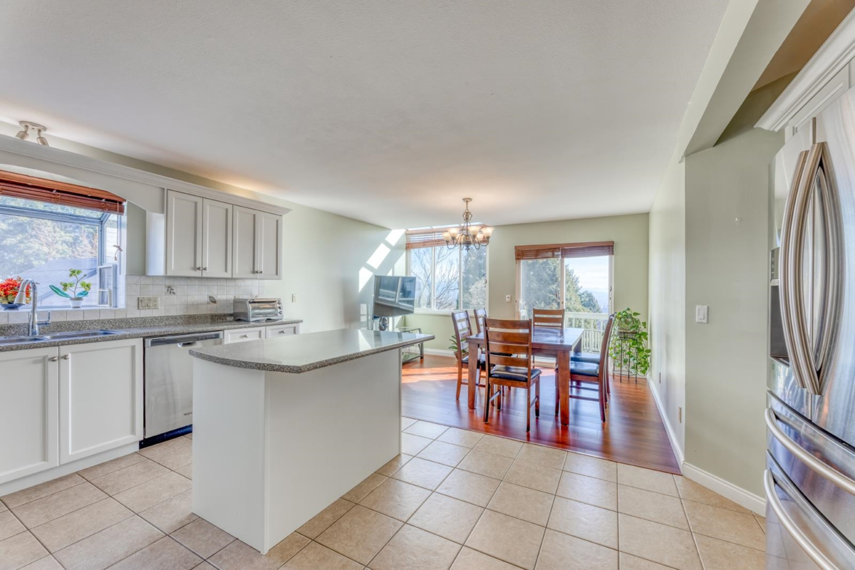 Primary Bedroom Photo of 2750 Westlake Drive, Coquitlam, BC