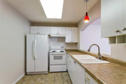 Kitchen Island Photo of 114 2439 Wilson Avenue, Port Coquitlam, BC