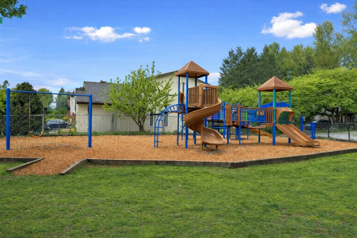 Mudroom Photo of 1230 Bluff Drive, Coquitlam, BC