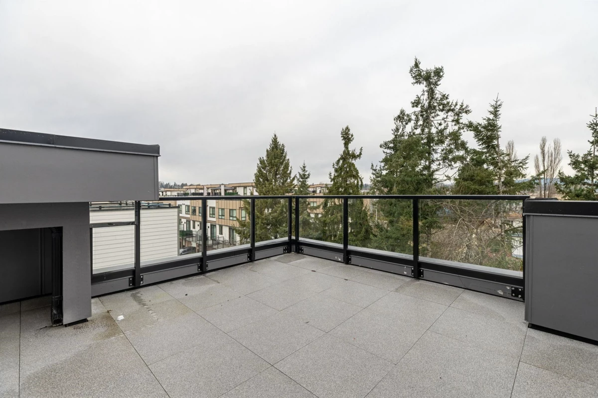 Front Yard Photo of 7 19667 55a Avenue, Langley, BC