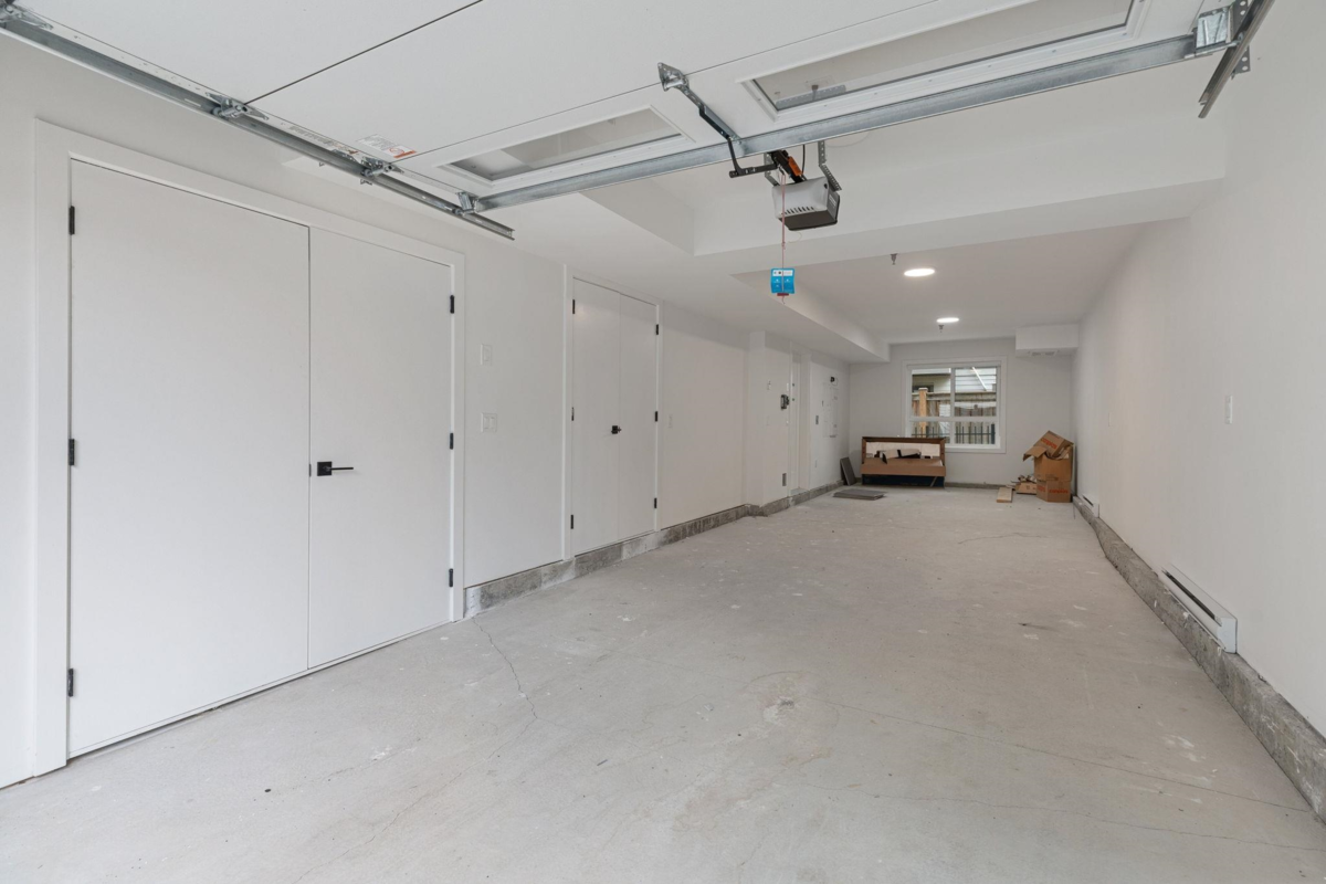 Hot Tub / Spa Photo of 7 19667 55a Avenue, Langley, BC